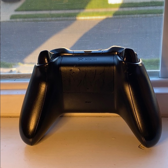 Xbox One Controller - Picture 2 of 2